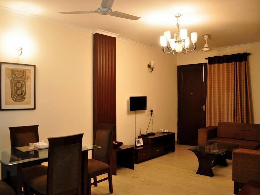 2Bhk Comfortable Furnished Serviced Apartments In Hauz Khas - Woodpecker Apartments New Delhi Exterior photo