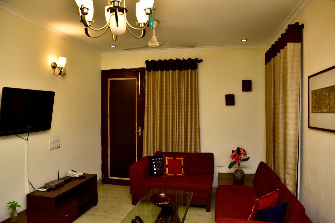 2Bhk Comfortable Furnished Serviced Apartments In Hauz Khas - Woodpecker Apartments New Delhi Exterior photo